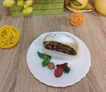 Штрудель яблочный с корицей