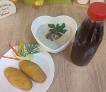 Суп-пюре грибной, зразы картофельные, напиток каркаде