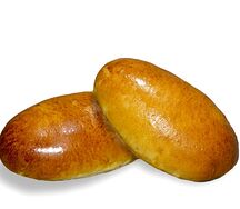 Пирожок с мясом и луком