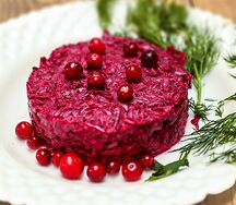 Салат из свеклы с чесноком и майонезом