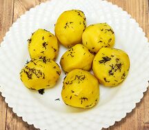 Картофель отварной с зеленью