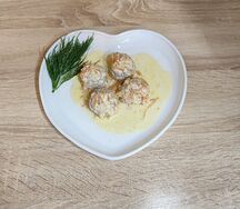 Фрикадельки в сливочном соусе