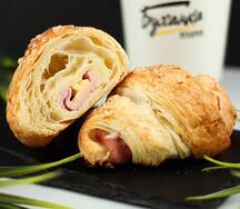 Круассан с ветчиной и сыром