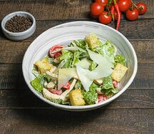 Салат Цезарь с курицей