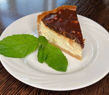 Чизкейк сникерс