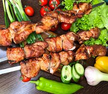 Шашлык из cвинoй шейки