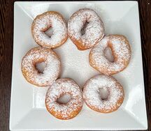 Пончики с сахарной пудрой