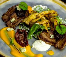 Салат с ростбифом и лесными грибами