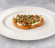 Брускетта с томатной сальсой