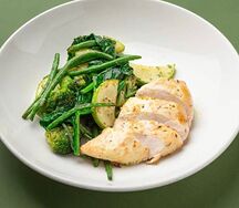 Куриная грудка с овощами