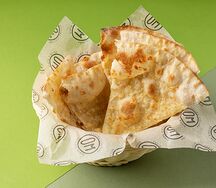 Фокачча на тонком тесте с моцареллой