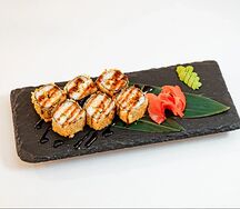 Горячий ролл с угрём