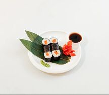 Хосомаки с лососем