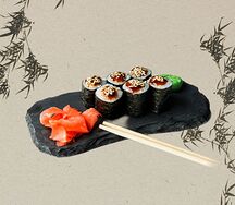 Классический ролл с угрем