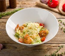 Салат Цезарь с креветками
