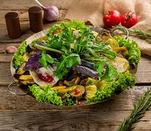 Ассорти из мяса на садже