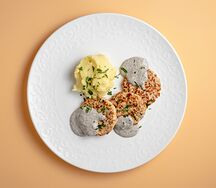 Оладьи куриные с грибным соусом