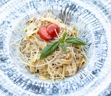 Паста с курицей и грибами
