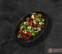 Овощной салат с мини-моцареллой