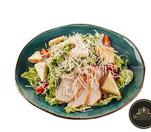 Салат Цезарь с курицей