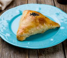 Самса слоёная с курицей