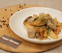 Жареная индейка с картошкой