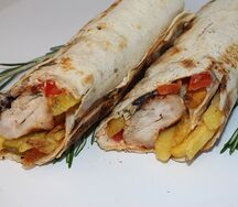 Шаурма с кебабом из курицы