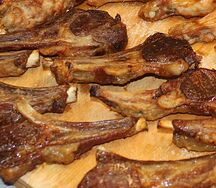 Баранья корейка на углях