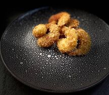 Креветки в панировке с соусом сгущенка-васаби