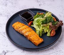 Стейк семги на мангале