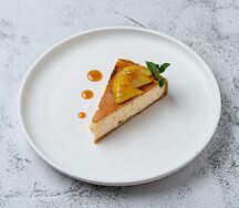 Чизкейк с пряной грушей