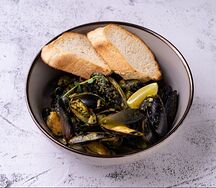 Мидии в соусе том ям