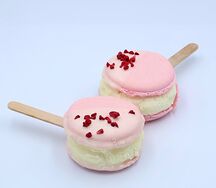 Макарон Клубничный милкшейк
