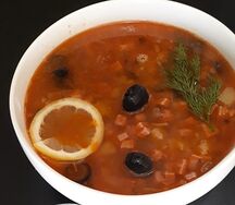 Суп солянка мясная
