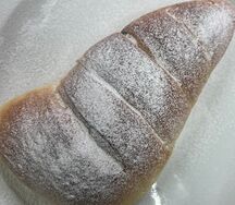 Булочка с шоколадом