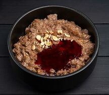 Каша овсянная шоколадная с вишней