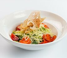 Салат Цезарь с сёмгой