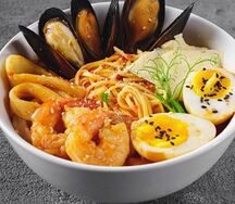 Корейский рамен с морепродуктами