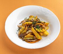 Картофель, жаренный с грибами