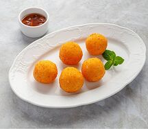 Сырные шарики с вареньем 