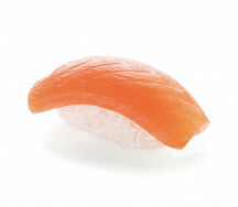 Суши лосось копченый