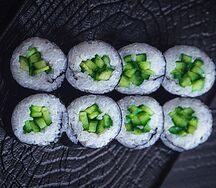 Маки с огурцом