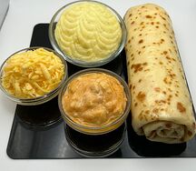 Блинчик с картошкой, сыром и куриным филе в сливочном соусе