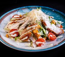 Салат Цезарь с курицей