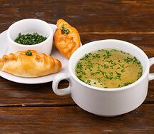 Суп Куриный бульон с расстегаями