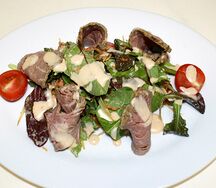 Салат с ростбифом и печеными овощами