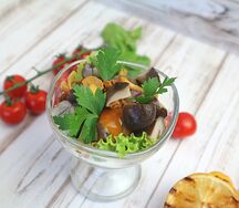 Грибы маринованные