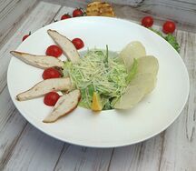 Салат Цезарь с куриной грудкой
