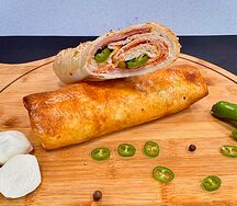 Горячий ролл с пепперони и беконом