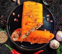 Мини шаурма свиная на углях в сырном лаваше